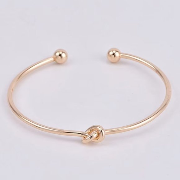 🍒  ARROW Love Knot Bracelet Set - Picture 2 of 4